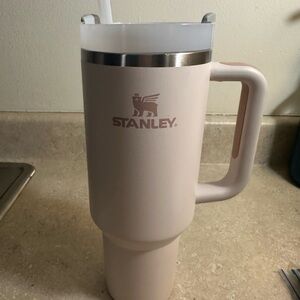 Light pink 40 oz Stanley cup